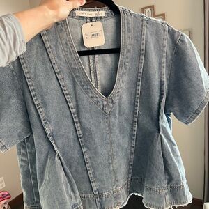 ☀️/🍁Altar'd State Light Wash Denim V-Neck Peplum Top